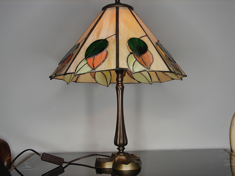 Naprawa lampki witrażowej