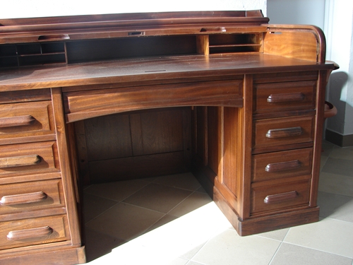 Biurko po renowacji