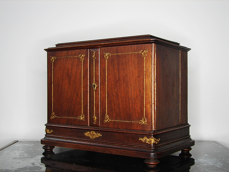 Sepet-biurko podr�żne