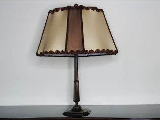 Stara lampka z abażurem