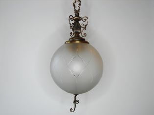 Lampa z dużym kloszem