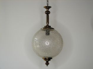 Lampa z efektownym kloszem