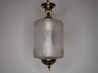 Lampa wisząca z dekoracyjnym kloszem